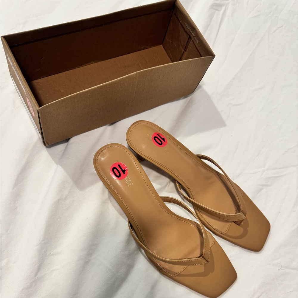 CUSHIONAIRE Women's Miami Kitten heel thong sandals +Memory Foam